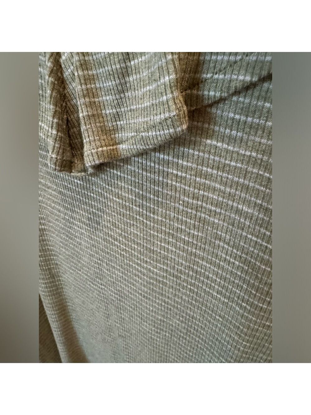 Cabi - Light Sage Green Ruffled Neckline Tank Top - Size L - Picture 6 of 9